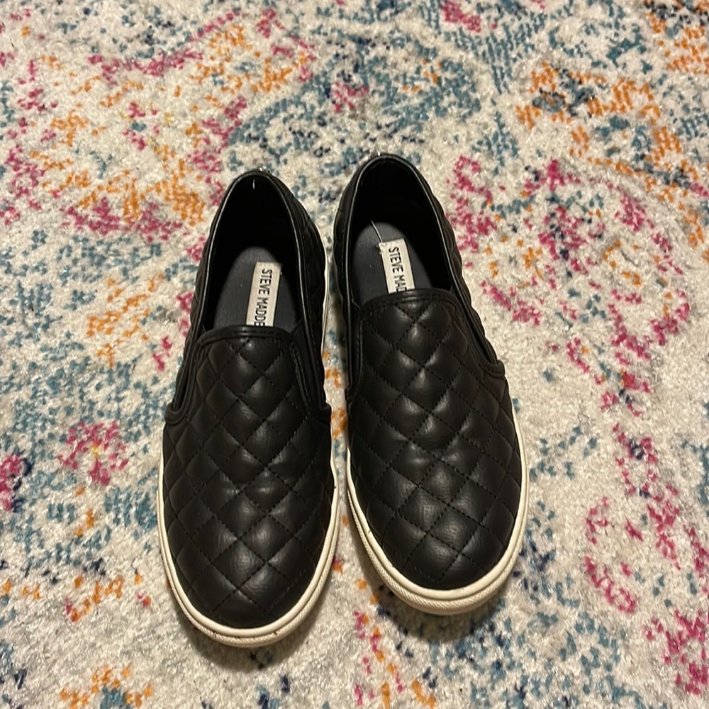 Steve Madden size 7 black quilted slip on - worn once
